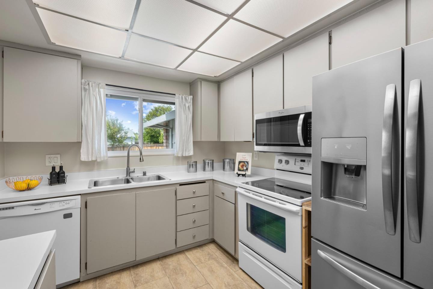 Detail Gallery Image 17 of 43 For 702 Cree Dr, San Jose,  CA 95123 - 4 Beds | 2 Baths