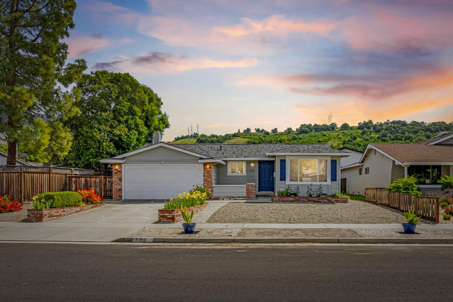 Detail Gallery Image 6 of 43 For 702 Cree Dr, San Jose,  CA 95123 - 4 Beds | 2 Baths