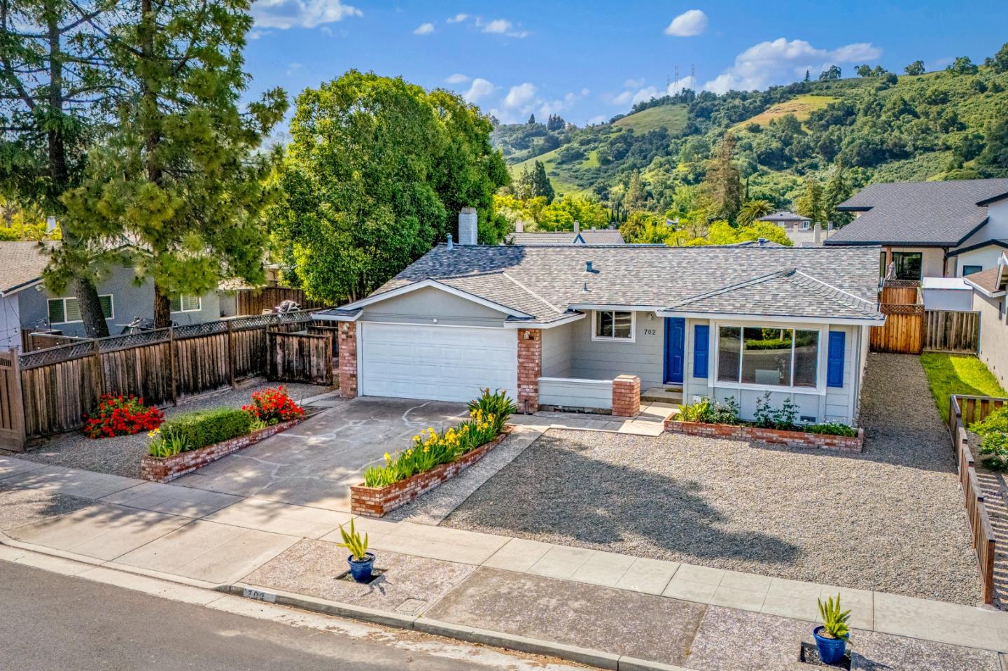 Detail Gallery Image 7 of 43 For 702 Cree Dr, San Jose,  CA 95123 - 4 Beds | 2 Baths