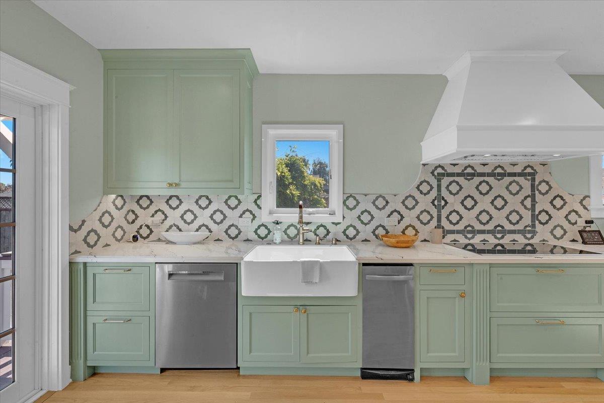 Detail Gallery Image 11 of 51 For 1901 Delaware Ave, Santa Cruz,  CA 95060 - 3 Beds | 2 Baths