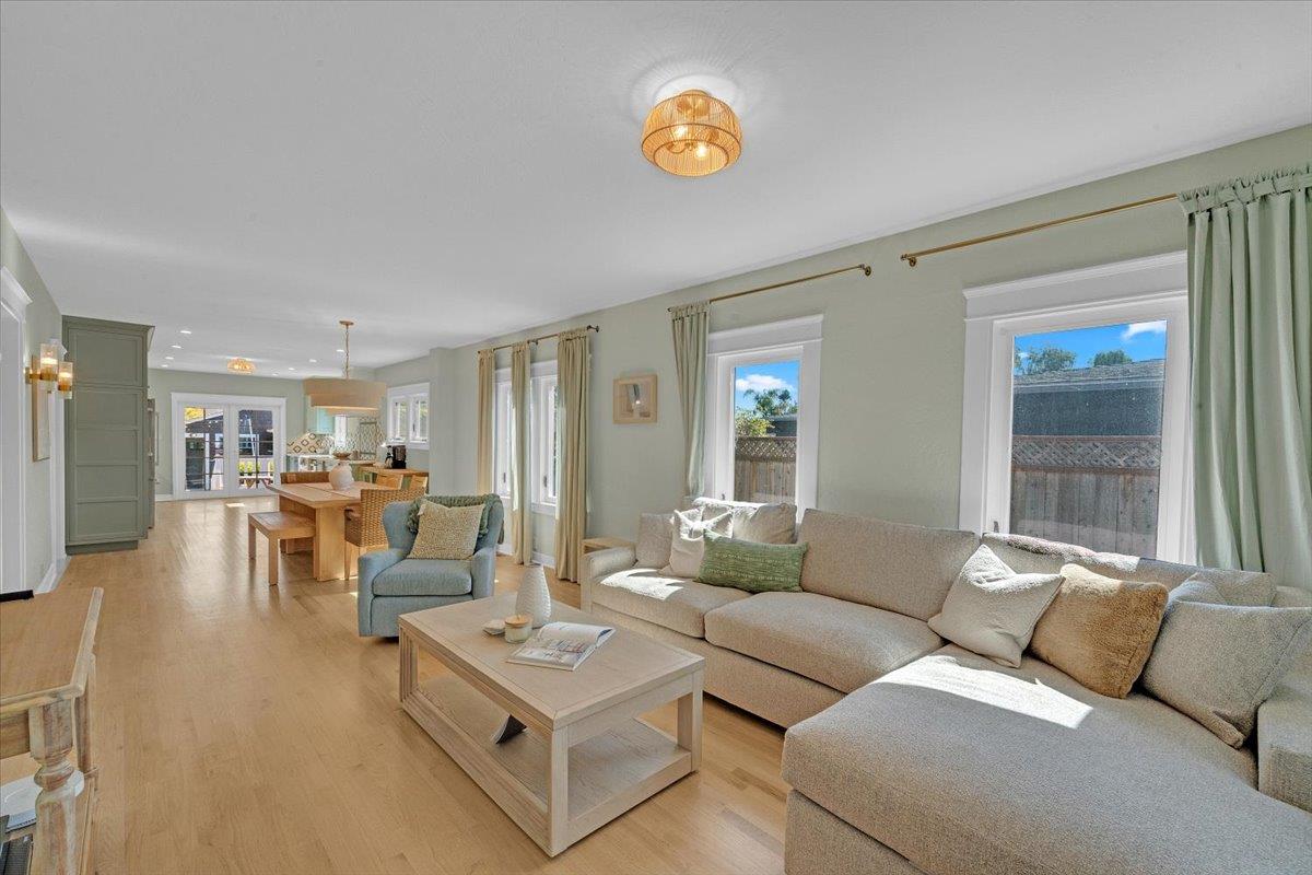 Detail Gallery Image 3 of 51 For 1901 Delaware Ave, Santa Cruz,  CA 95060 - 3 Beds | 2 Baths