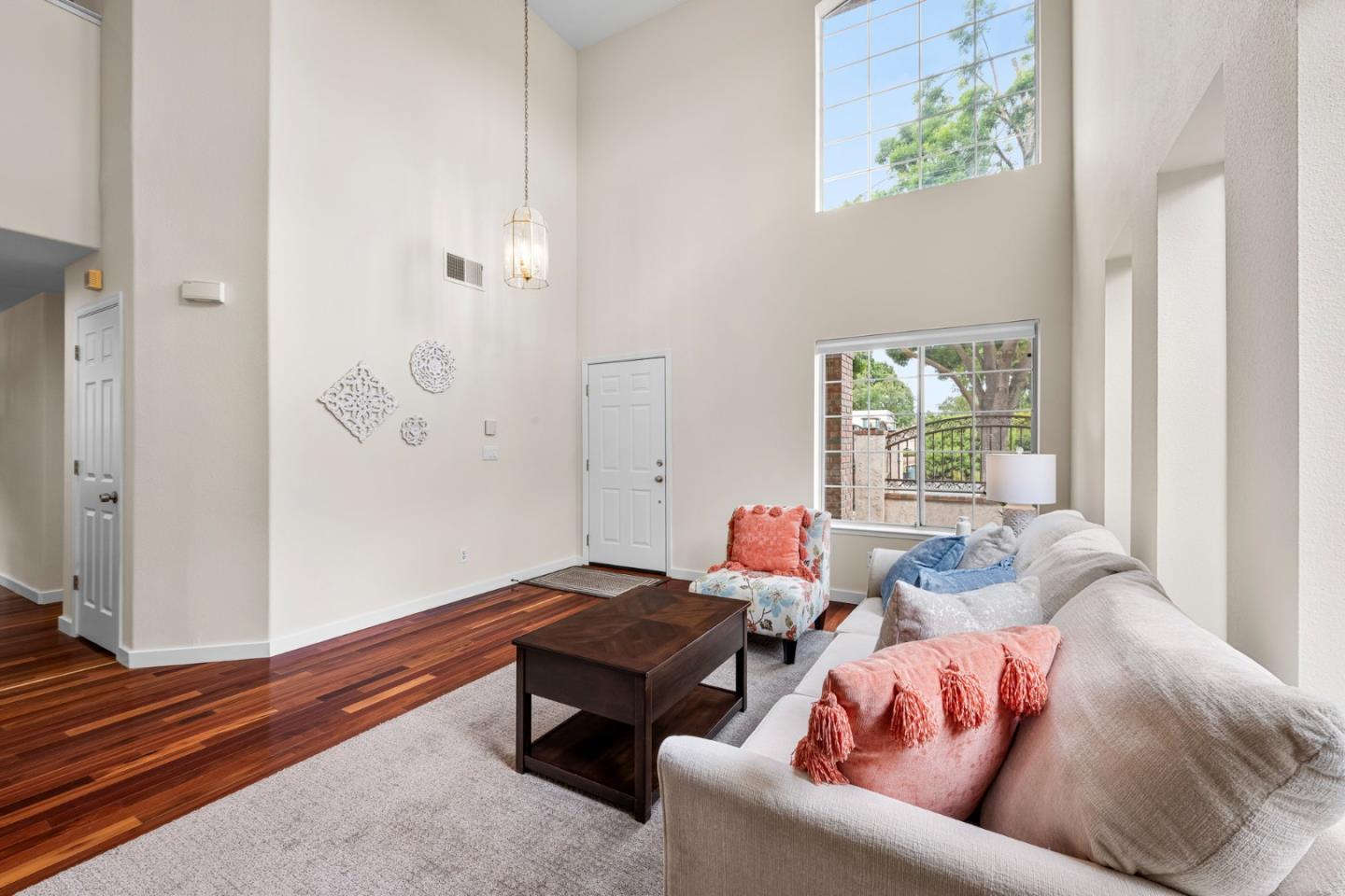 Detail Gallery Image 10 of 53 For 360 via Largo, Morgan Hill,  CA 95037 - 5 Beds | 3 Baths
