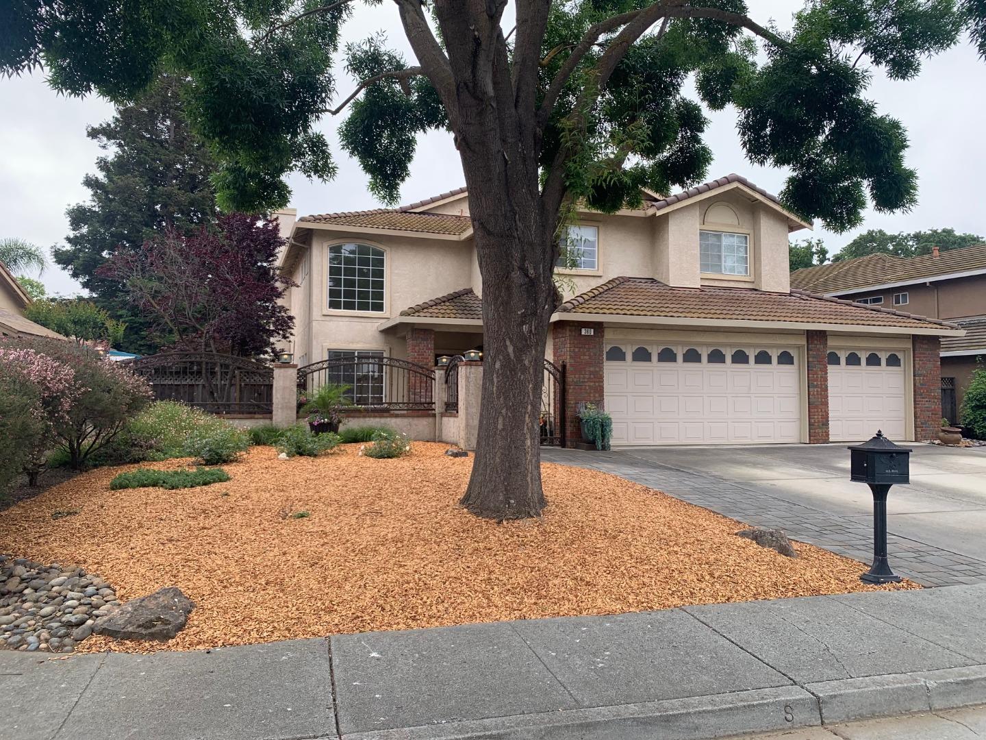 Detail Gallery Image 2 of 2 For 360 via Largo, Morgan Hill,  CA 95037 - 5 Beds | 3 Baths