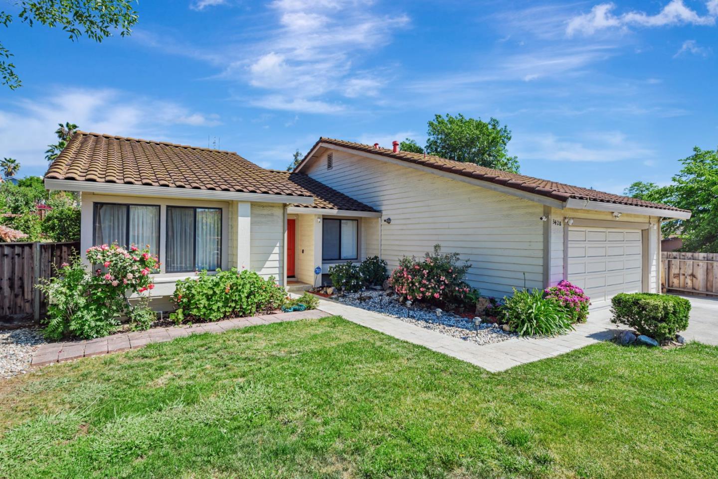 Detail Gallery Image 2 of 31 For 3428 Holderman Dr, San Jose,  CA 95148 - 4 Beds | 2 Baths