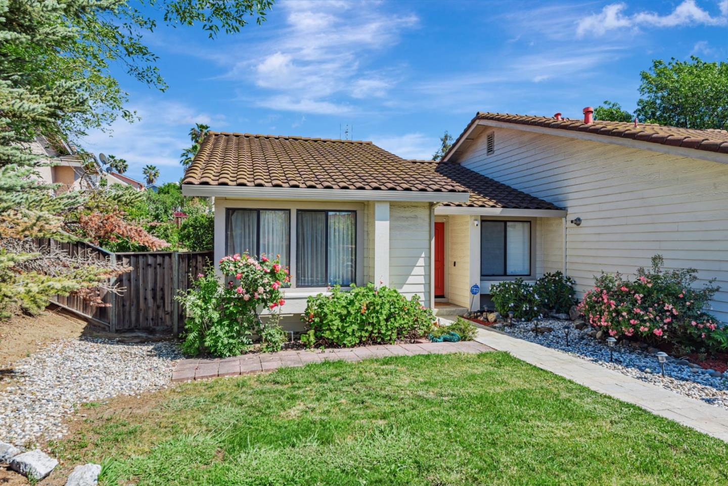 Detail Gallery Image 4 of 31 For 3428 Holderman Dr, San Jose,  CA 95148 - 4 Beds | 2 Baths