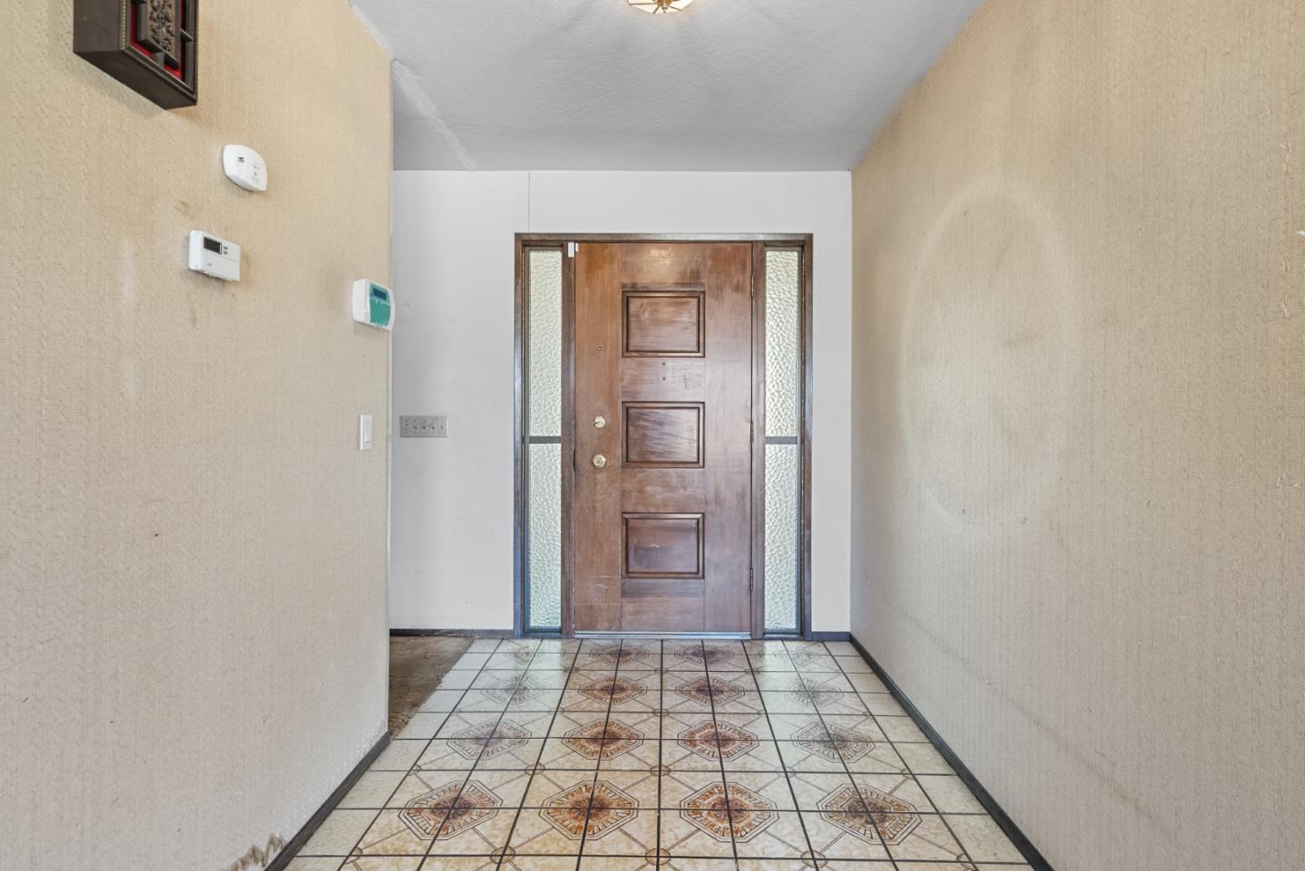 Detail Gallery Image 10 of 73 For 307 Mansfield Rd, Hollister,  CA 95023 - 3 Beds | 3 Baths