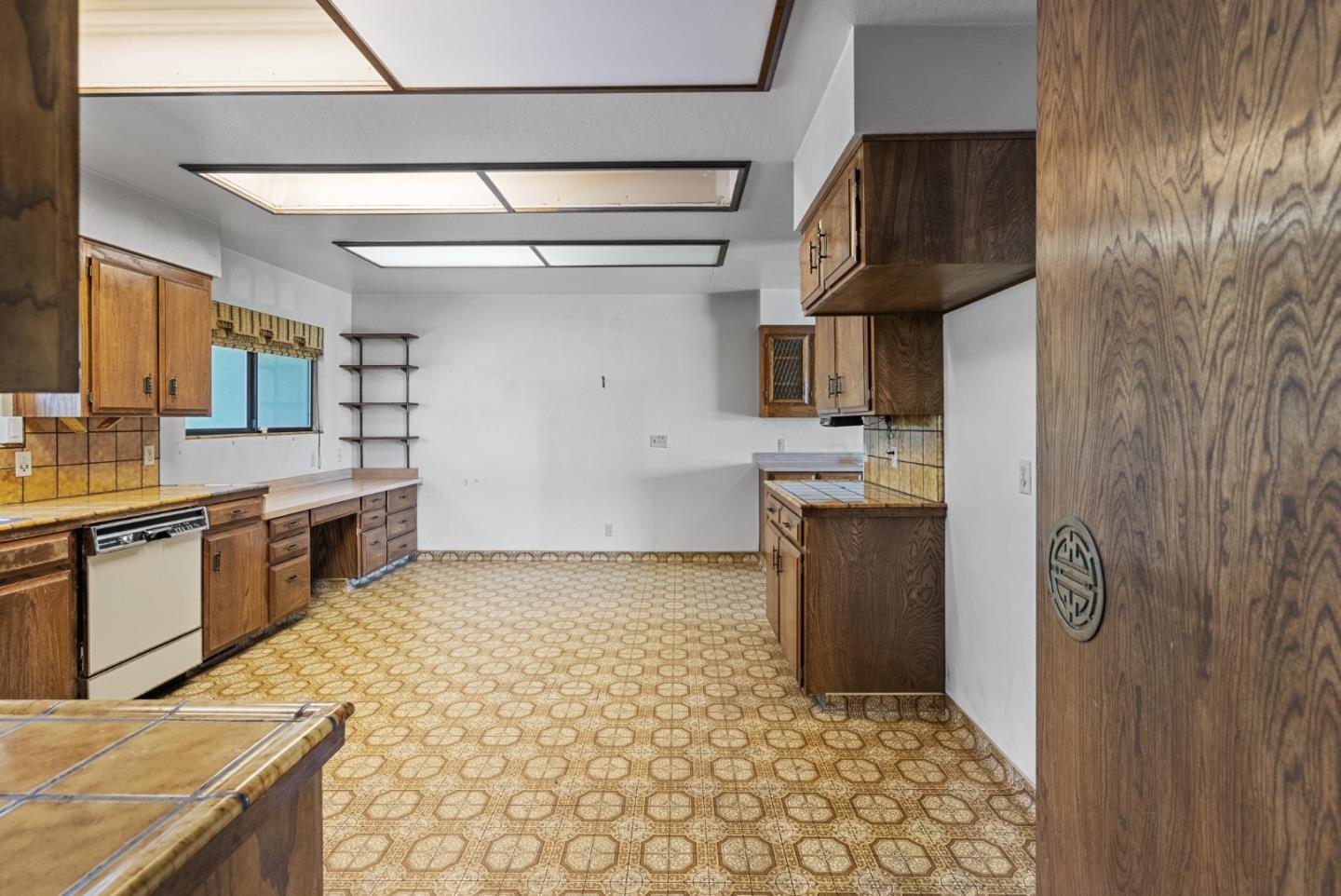 Detail Gallery Image 19 of 73 For 307 Mansfield Rd, Hollister,  CA 95023 - 3 Beds | 3 Baths