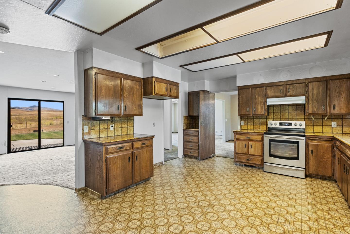 Detail Gallery Image 23 of 73 For 307 Mansfield Rd, Hollister,  CA 95023 - 3 Beds | 3 Baths