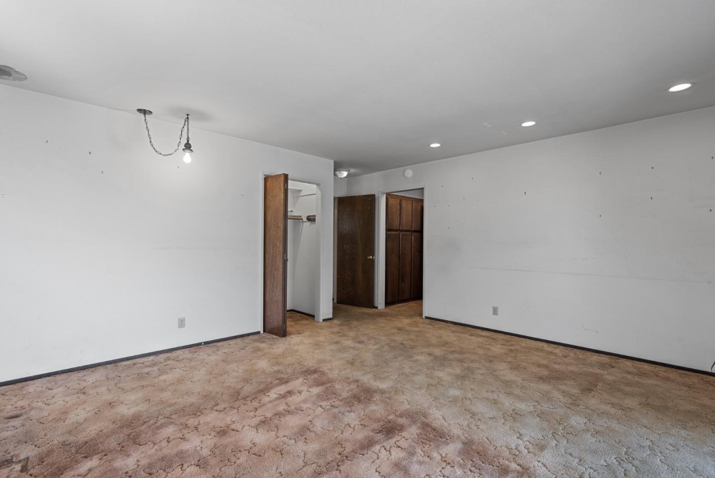 Detail Gallery Image 40 of 73 For 307 Mansfield Rd, Hollister,  CA 95023 - 3 Beds | 3 Baths