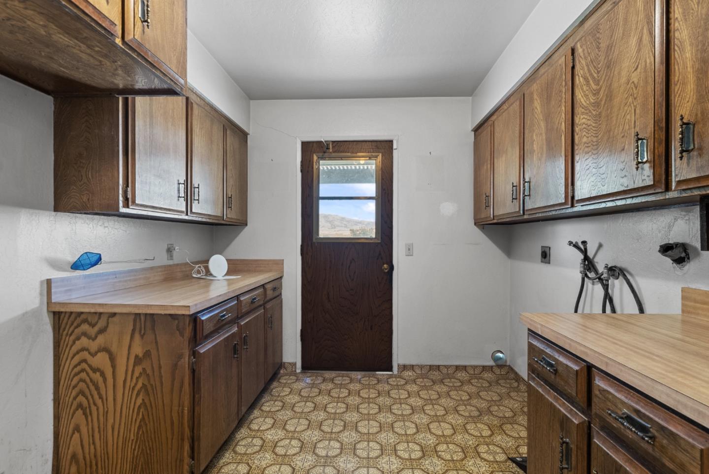 Detail Gallery Image 44 of 73 For 307 Mansfield Rd, Hollister,  CA 95023 - 3 Beds | 3 Baths