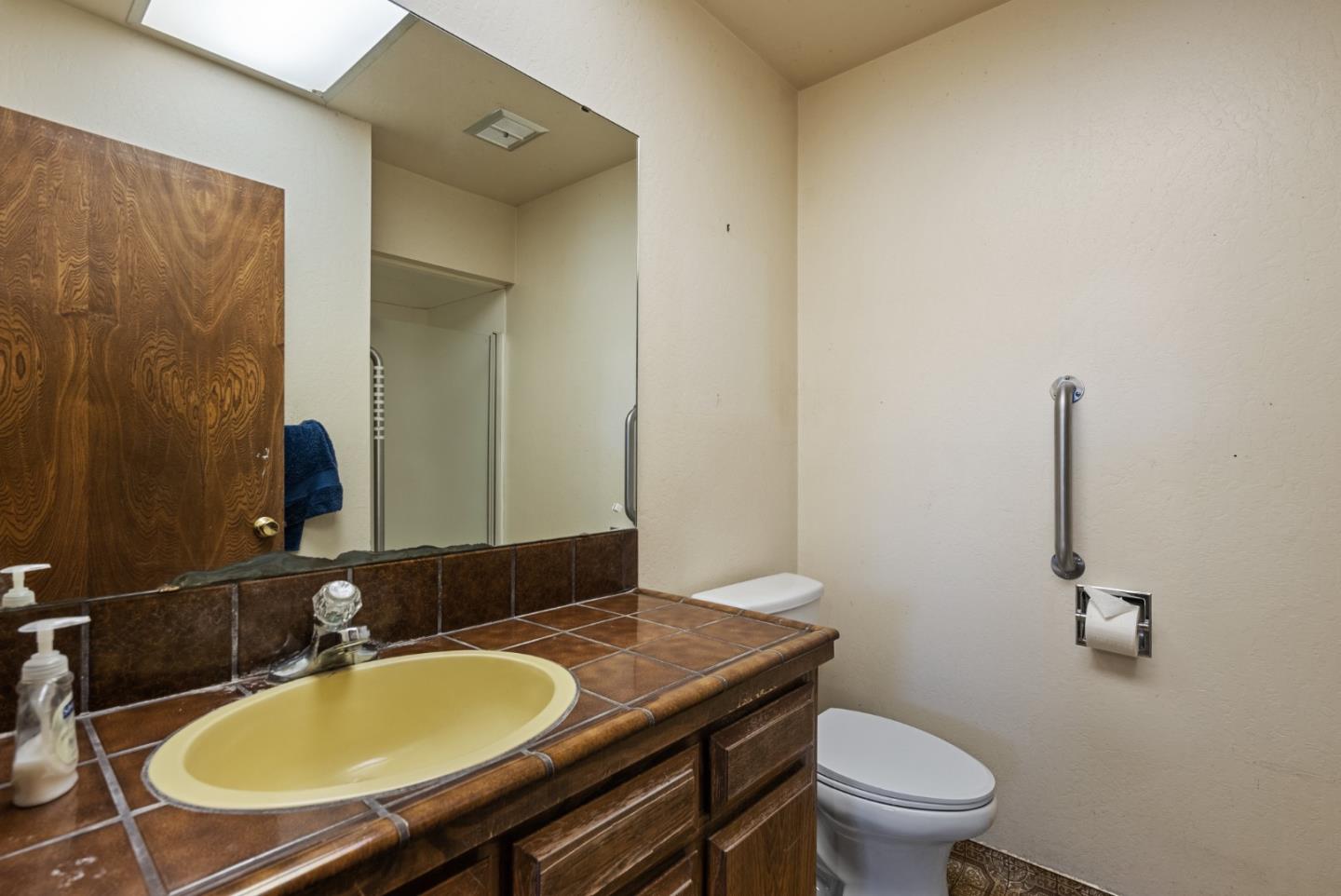 Detail Gallery Image 45 of 73 For 307 Mansfield Rd, Hollister,  CA 95023 - 3 Beds | 3 Baths
