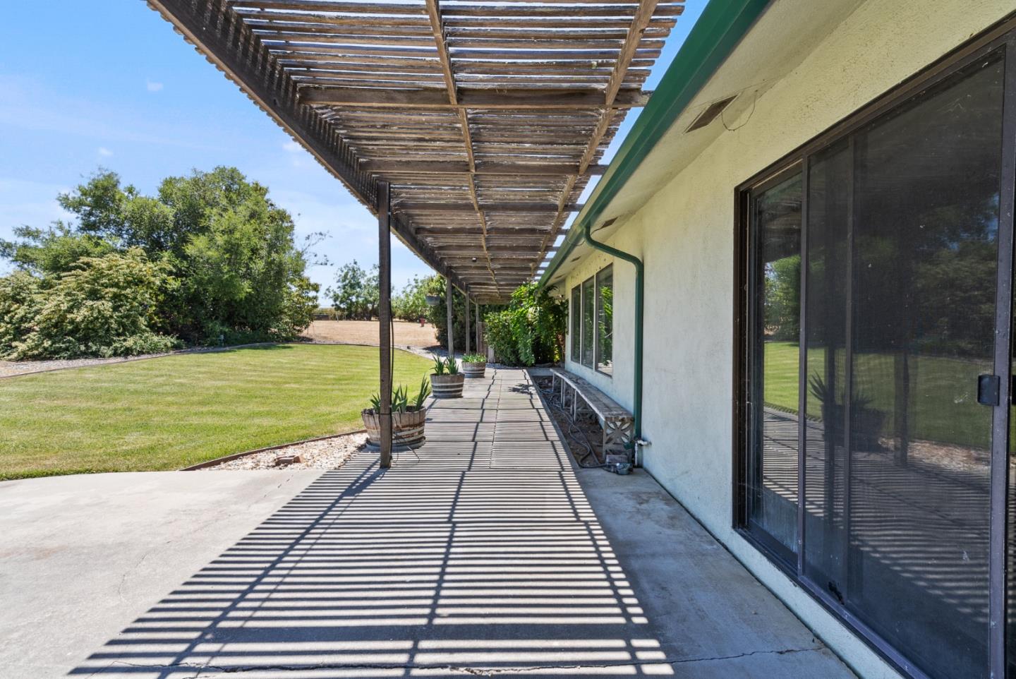 Detail Gallery Image 53 of 73 For 307 Mansfield Rd, Hollister,  CA 95023 - 3 Beds | 3 Baths
