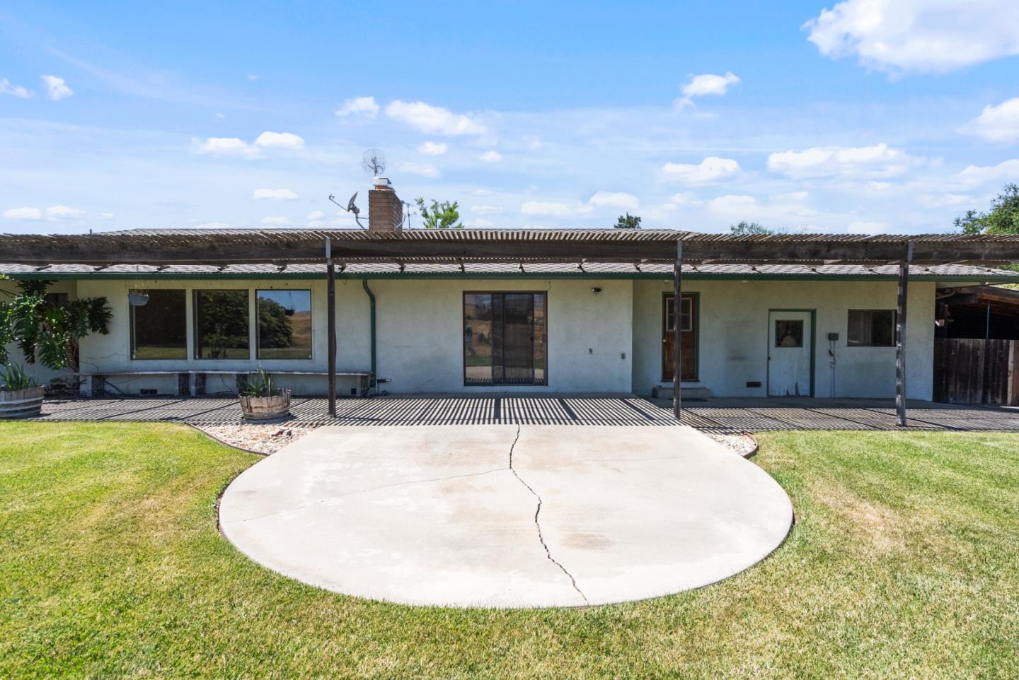 Detail Gallery Image 56 of 73 For 307 Mansfield Rd, Hollister,  CA 95023 - 3 Beds | 3 Baths