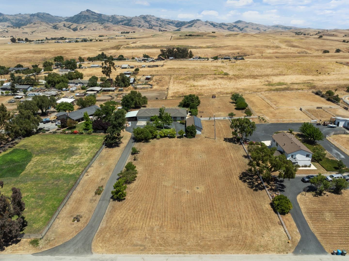 Detail Gallery Image 71 of 73 For 307 Mansfield Rd, Hollister,  CA 95023 - 3 Beds | 3 Baths