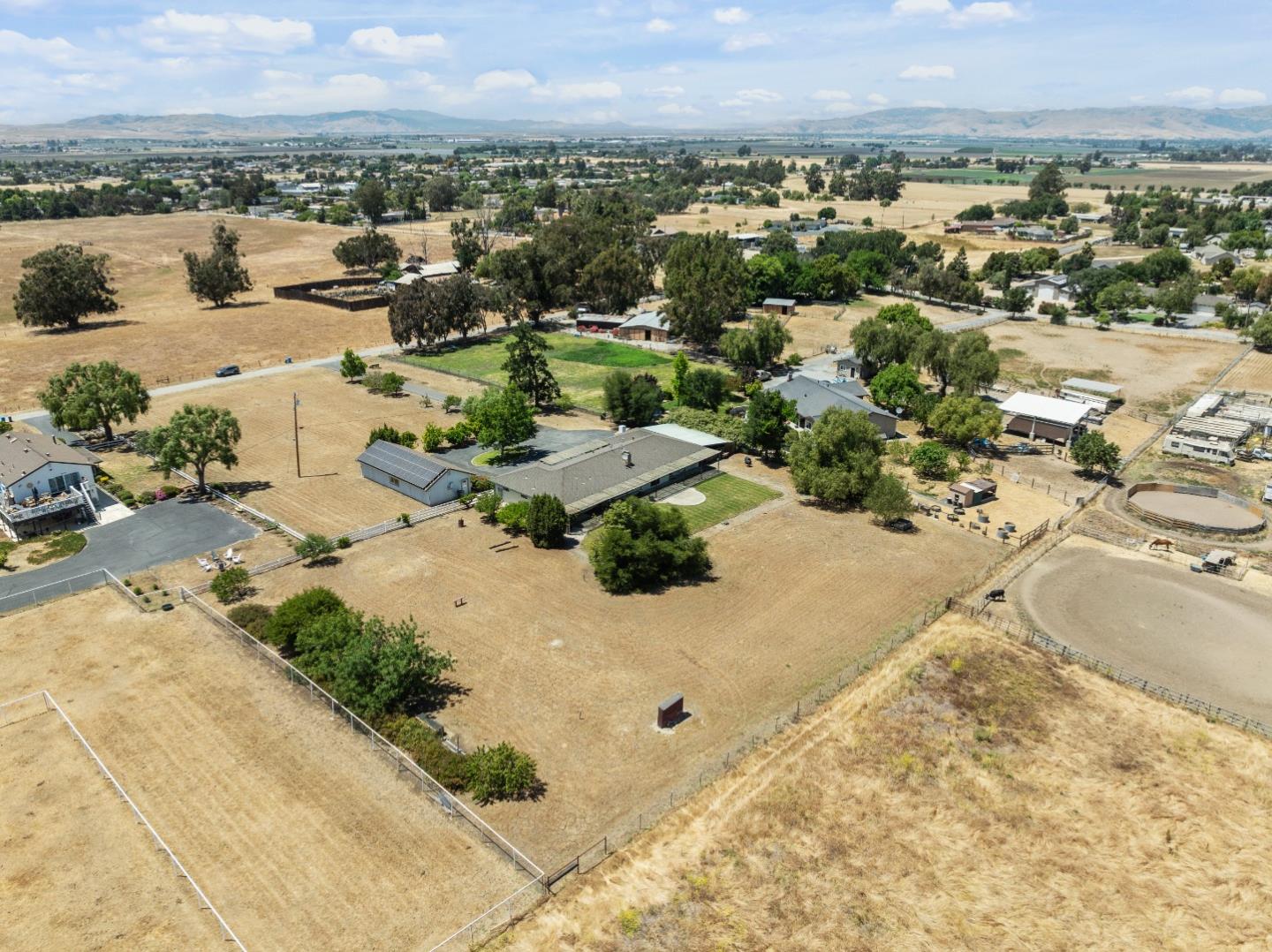 Detail Gallery Image 72 of 73 For 307 Mansfield Rd, Hollister,  CA 95023 - 3 Beds | 3 Baths