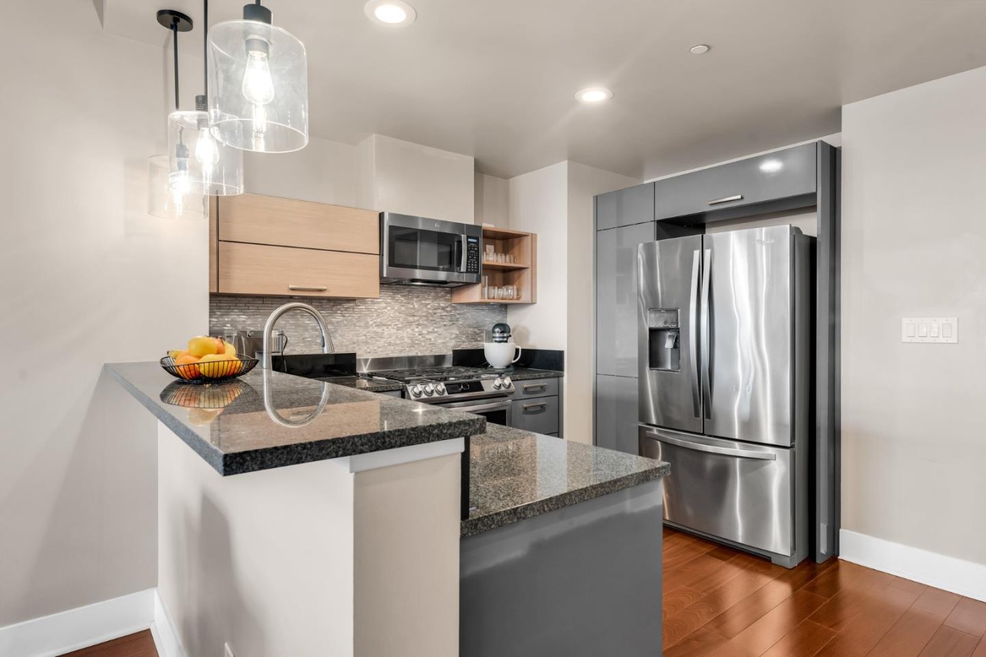 Detail Gallery Image 10 of 70 For 88 E San Fernando St #1403,  San Jose,  CA 95113 - 2 Beds | 2/1 Baths