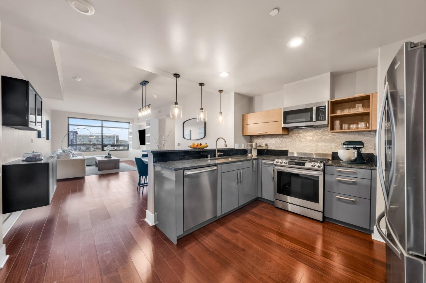 Detail Gallery Image 12 of 70 For 88 E San Fernando St #1403,  San Jose,  CA 95113 - 2 Beds | 2/1 Baths