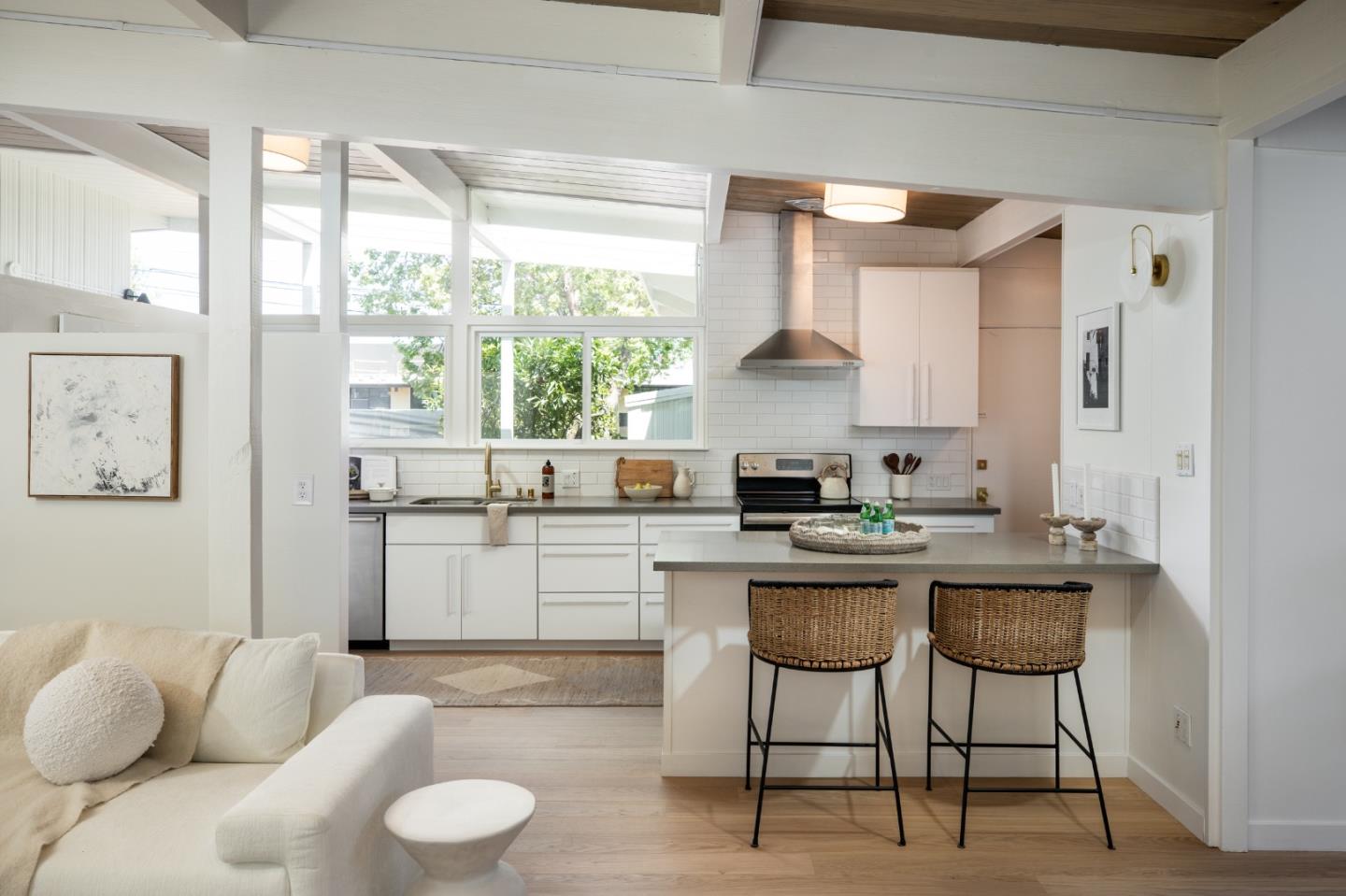 Detail Gallery Image 11 of 49 For 428 E Charleston Rd, Palo Alto,  CA 94306 - 3 Beds | 2 Baths