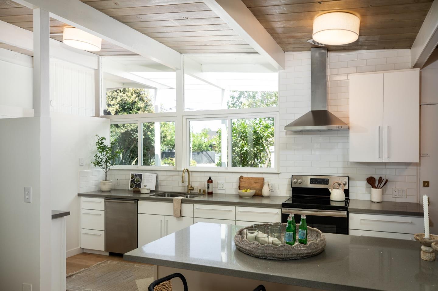 Detail Gallery Image 12 of 49 For 428 E Charleston Rd, Palo Alto,  CA 94306 - 3 Beds | 2 Baths
