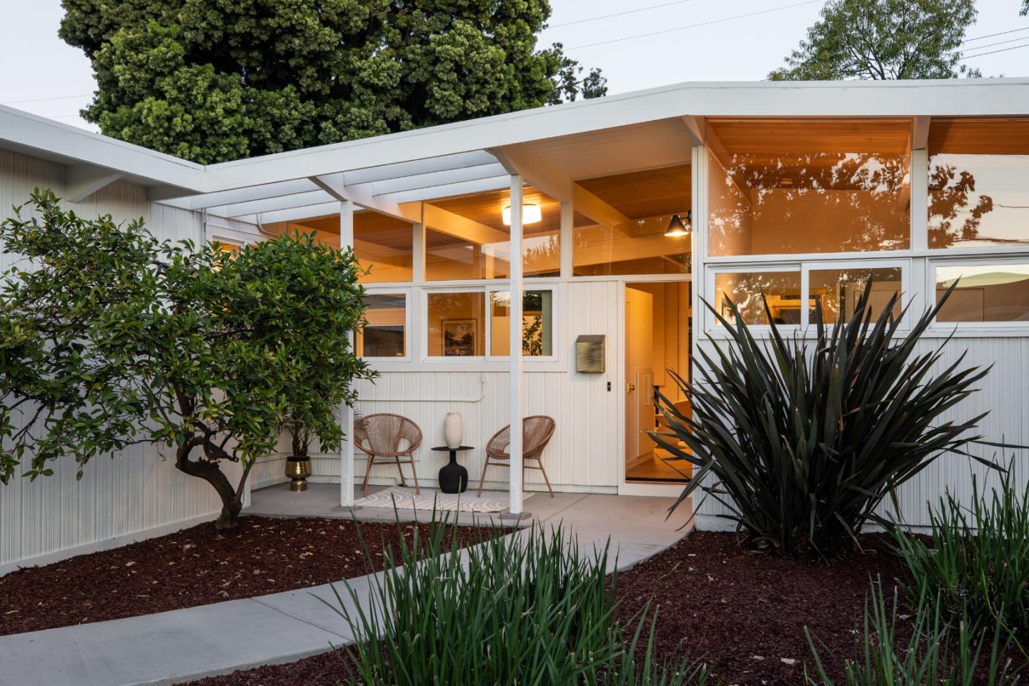 Detail Gallery Image 2 of 49 For 428 E Charleston Rd, Palo Alto,  CA 94306 - 3 Beds | 2 Baths