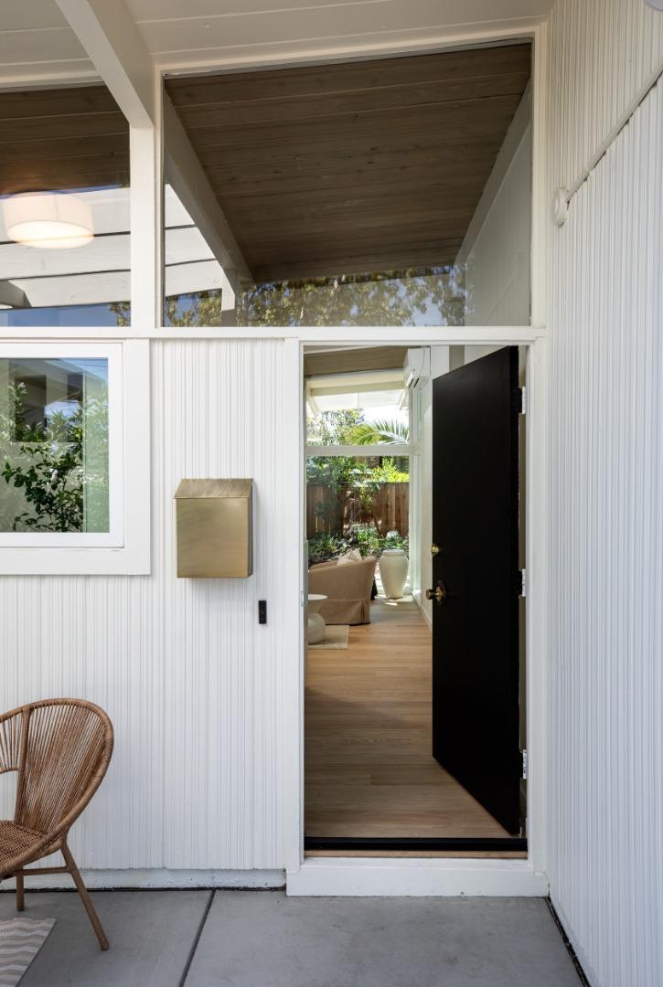 Detail Gallery Image 4 of 49 For 428 E Charleston Rd, Palo Alto,  CA 94306 - 3 Beds | 2 Baths