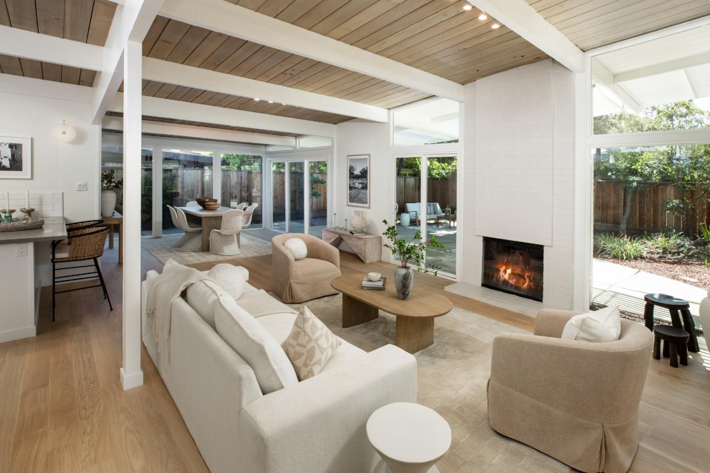 Detail Gallery Image 5 of 49 For 428 E Charleston Rd, Palo Alto,  CA 94306 - 3 Beds | 2 Baths