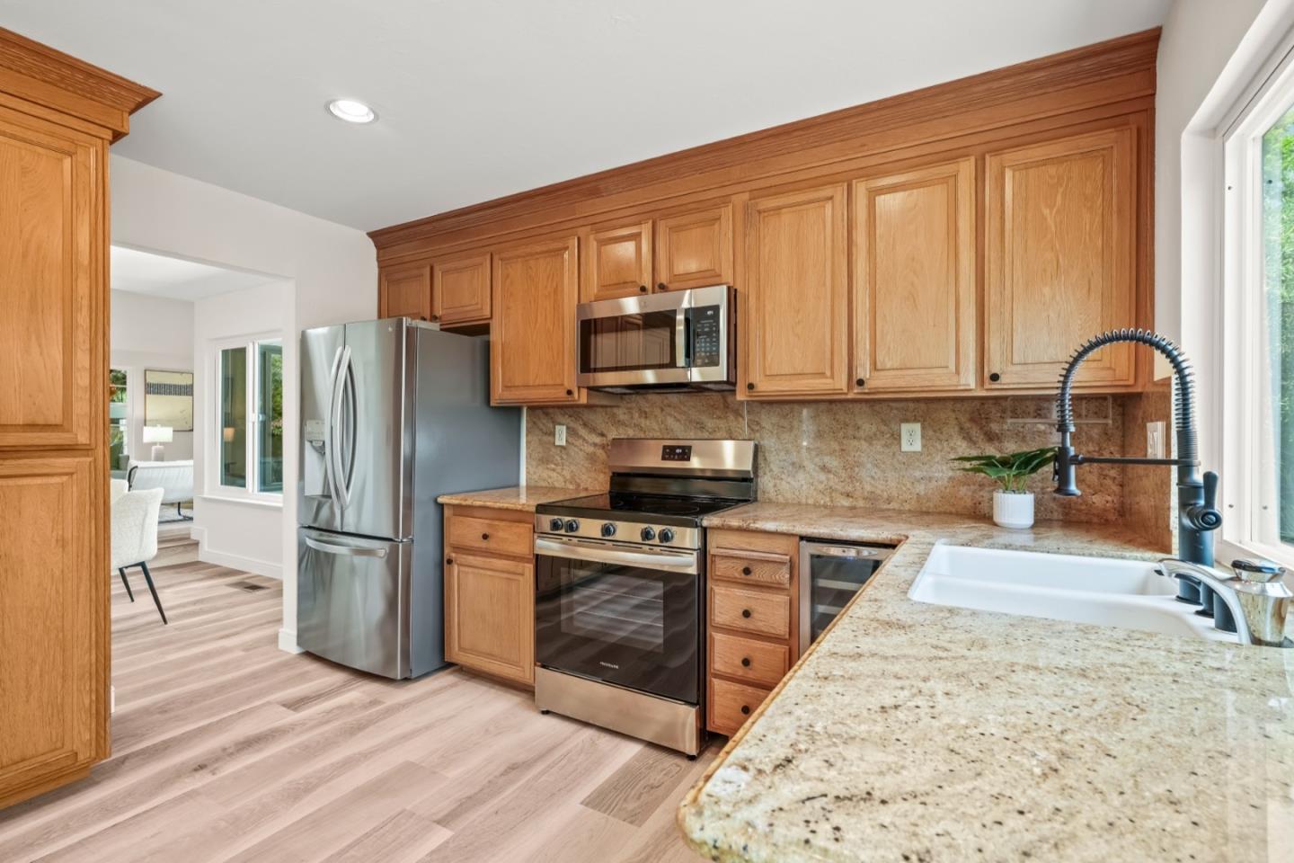 Detail Gallery Image 13 of 80 For 354 Port Royal Ave, Foster City,  CA 94404 - 4 Beds | 2/1 Baths