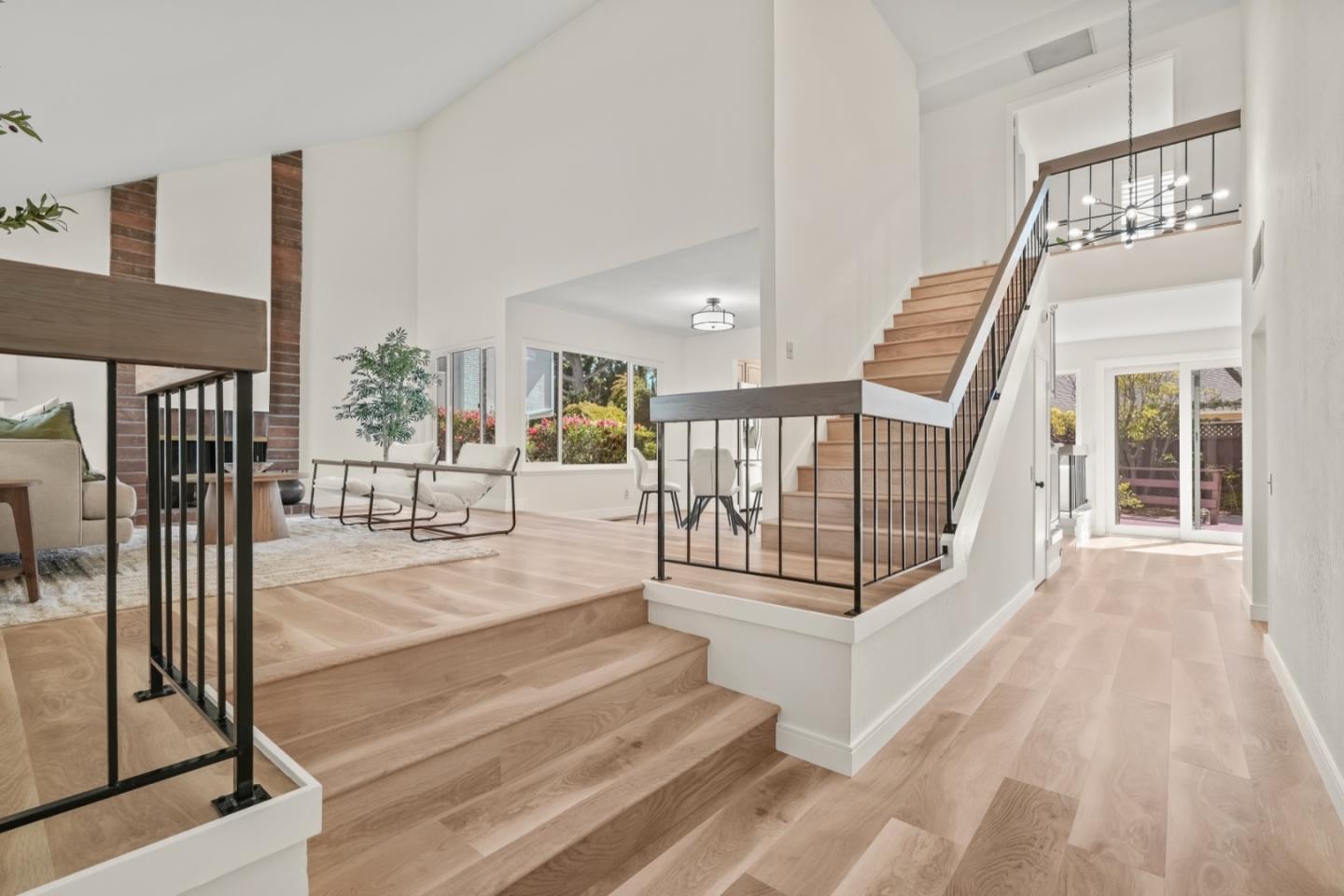 Detail Gallery Image 4 of 80 For 354 Port Royal Ave, Foster City,  CA 94404 - 4 Beds | 2/1 Baths