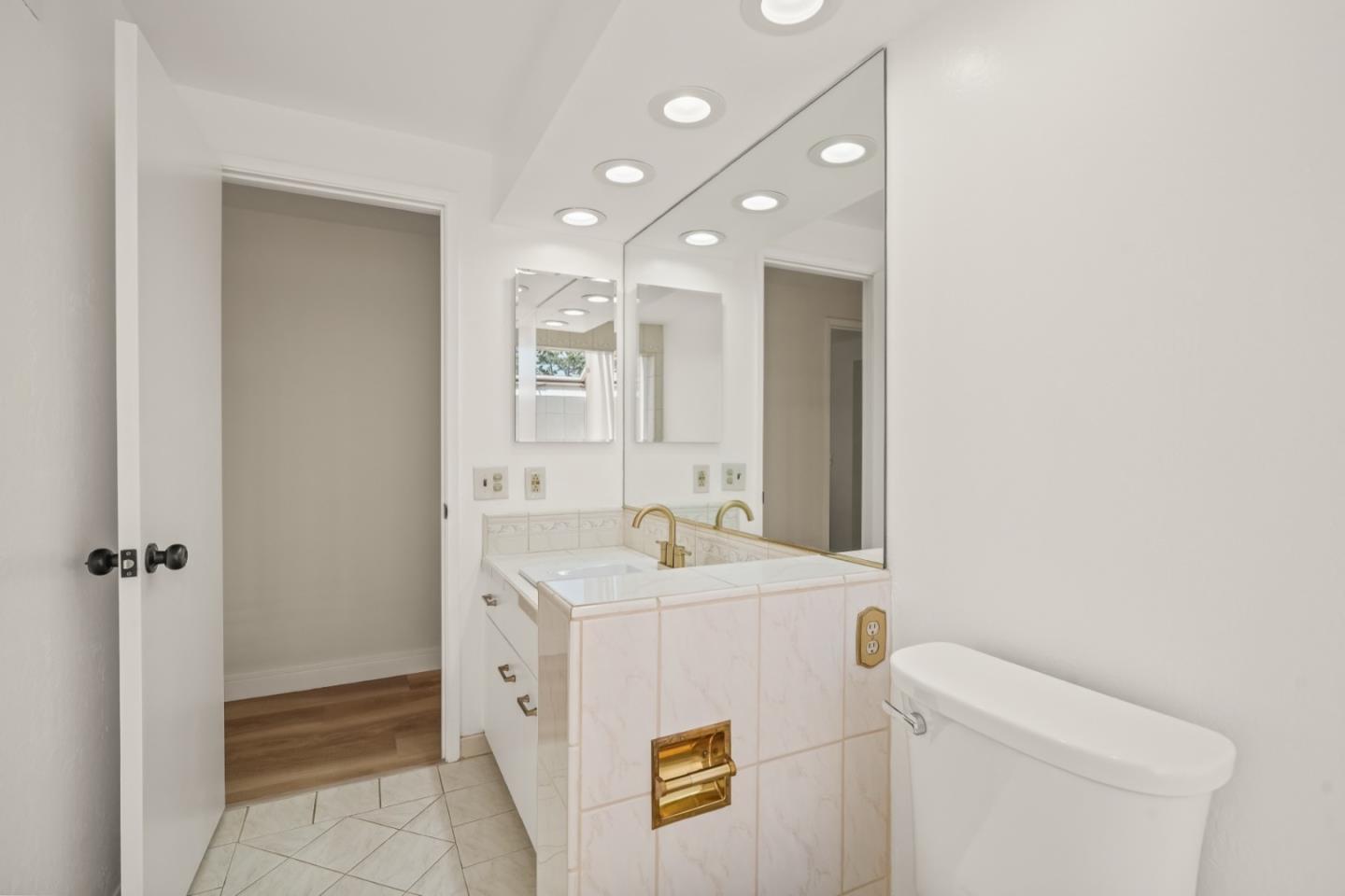 Detail Gallery Image 55 of 80 For 354 Port Royal Ave, Foster City,  CA 94404 - 4 Beds | 2/1 Baths
