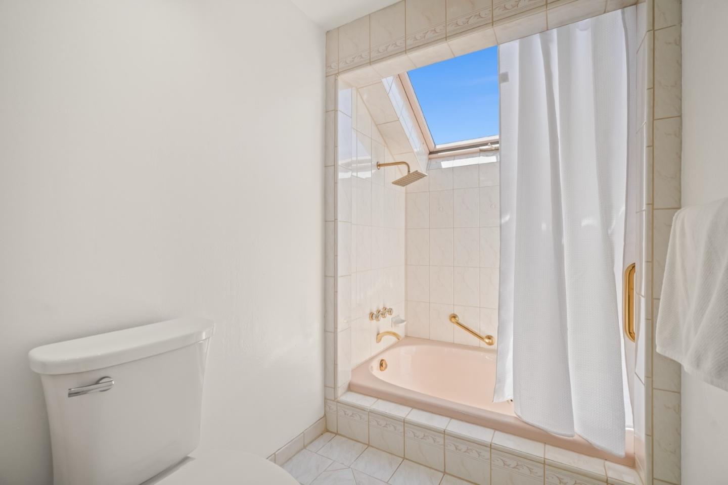 Detail Gallery Image 56 of 80 For 354 Port Royal Ave, Foster City,  CA 94404 - 4 Beds | 2/1 Baths