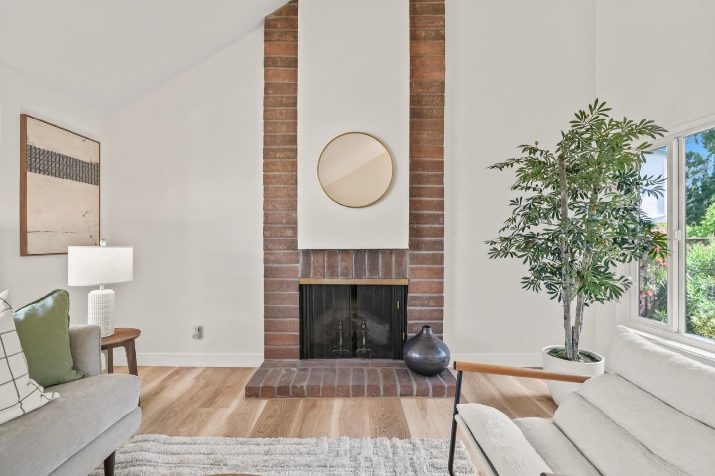 Detail Gallery Image 8 of 80 For 354 Port Royal Ave, Foster City,  CA 94404 - 4 Beds | 2/1 Baths
