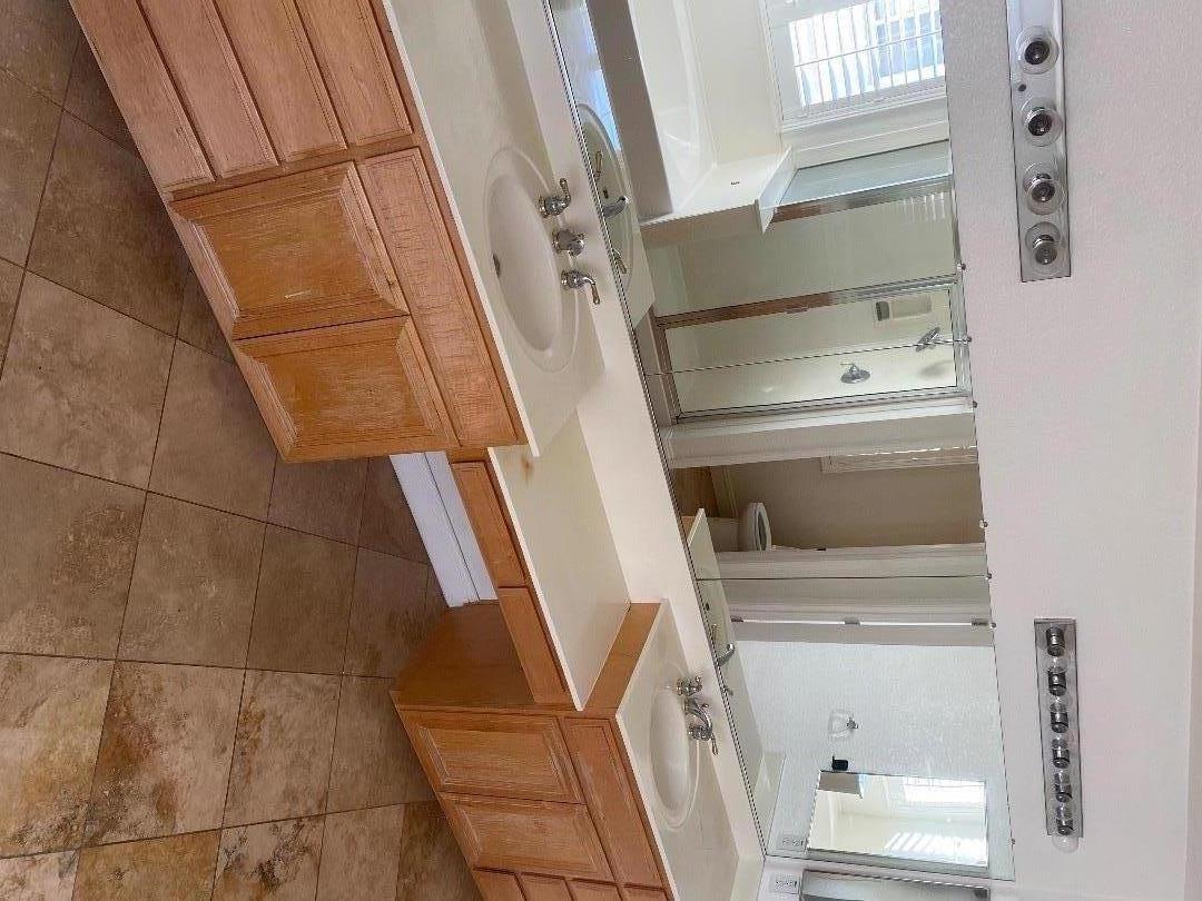 Detail Gallery Image 9 of 31 For 346 Vasconcellos Ave, Manteca,  CA 95336 - 5 Beds | 3 Baths