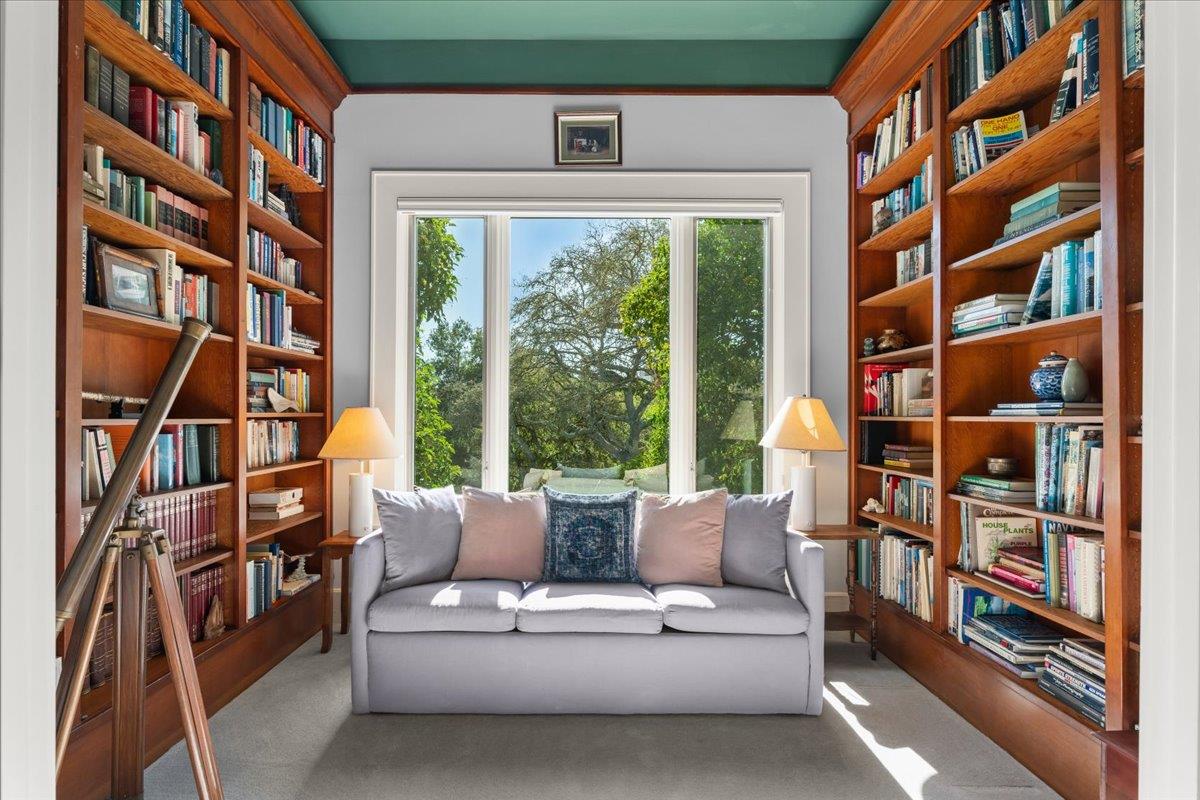 Detail Gallery Image 12 of 49 For 117 Moore Creek Rd, Santa Cruz,  CA 95060 - 4 Beds | 3/1 Baths