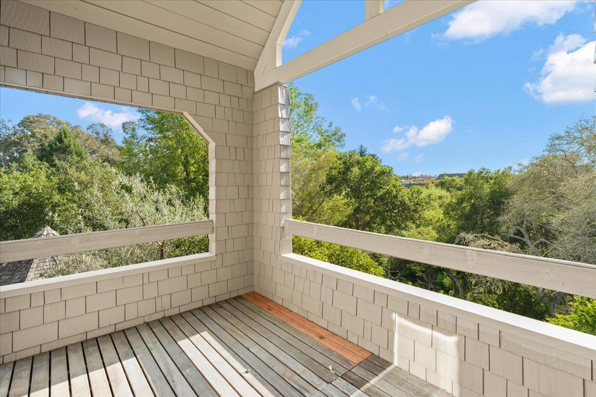 Detail Gallery Image 23 of 49 For 117 Moore Creek Rd, Santa Cruz,  CA 95060 - 4 Beds | 3/1 Baths