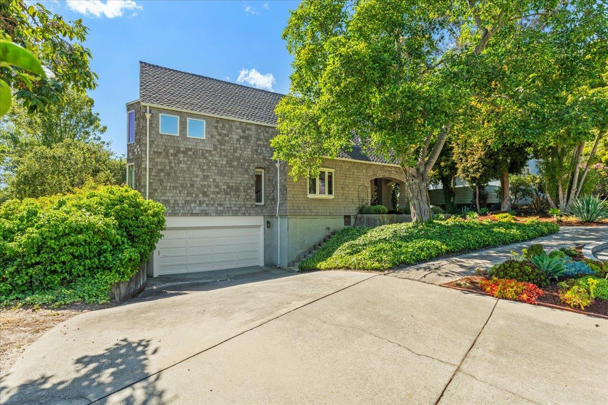 Detail Gallery Image 3 of 49 For 117 Moore Creek Rd, Santa Cruz,  CA 95060 - 4 Beds | 3/1 Baths