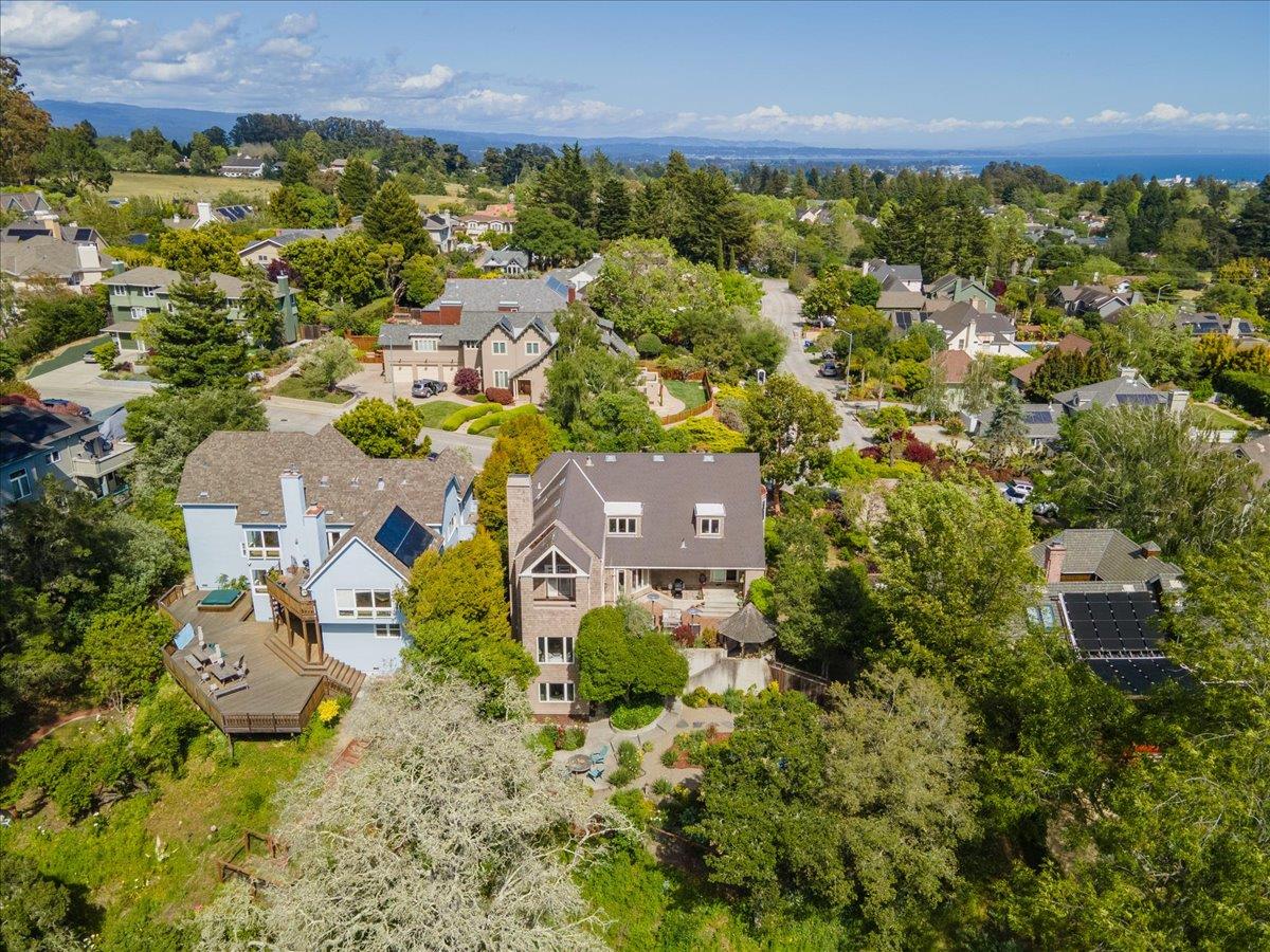 Detail Gallery Image 48 of 49 For 117 Moore Creek Rd, Santa Cruz,  CA 95060 - 4 Beds | 3/1 Baths