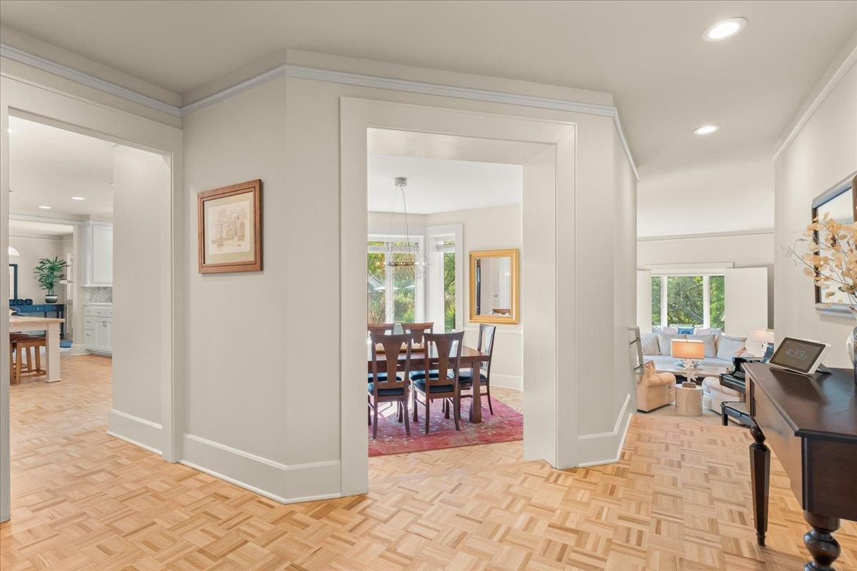Detail Gallery Image 6 of 49 For 117 Moore Creek Rd, Santa Cruz,  CA 95060 - 4 Beds | 3/1 Baths