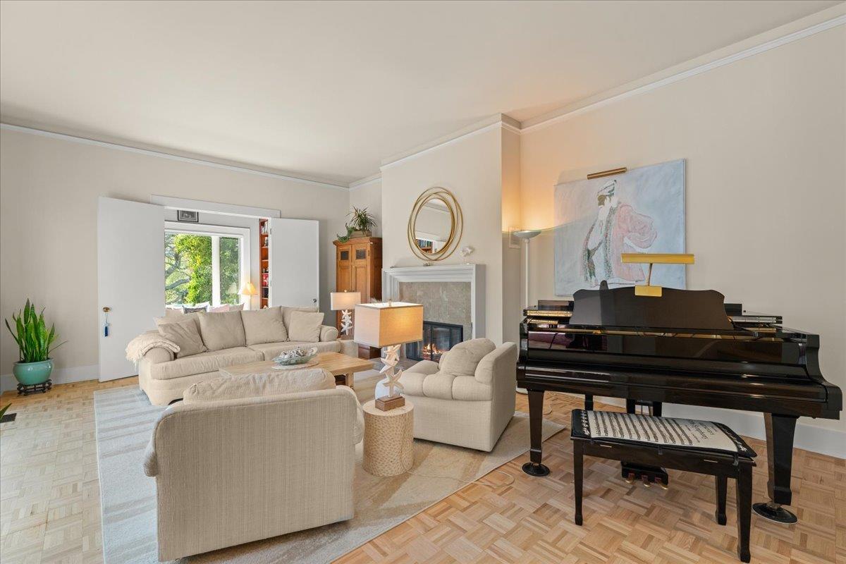 Detail Gallery Image 9 of 49 For 117 Moore Creek Rd, Santa Cruz,  CA 95060 - 4 Beds | 3/1 Baths