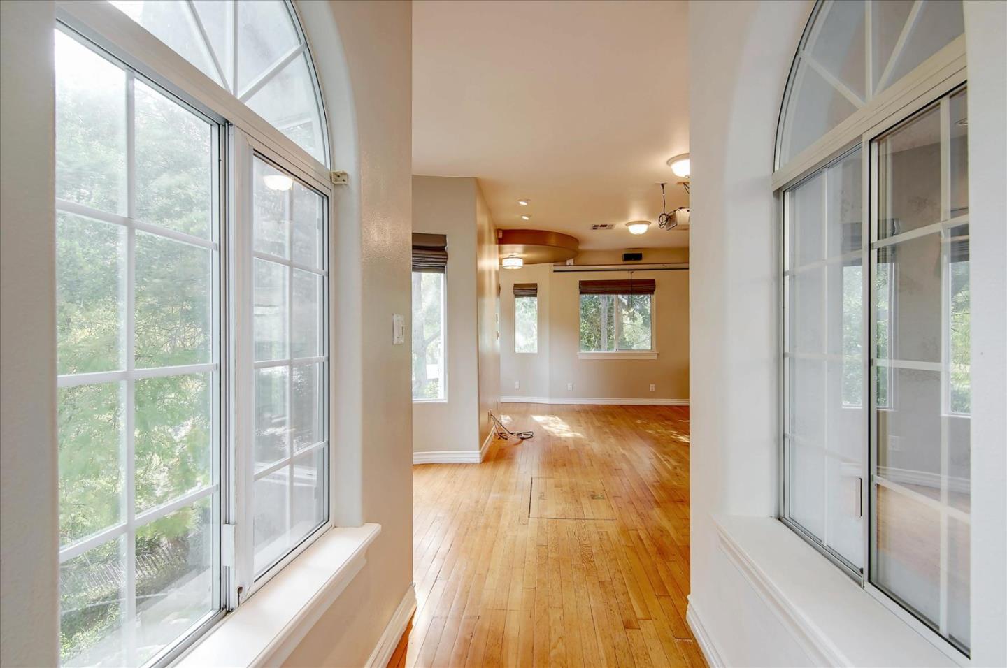 Detail Gallery Image 14 of 62 For 8527 Wonderland Ave, Los Angeles,  CA 90046 - 2 Beds | 2 Baths