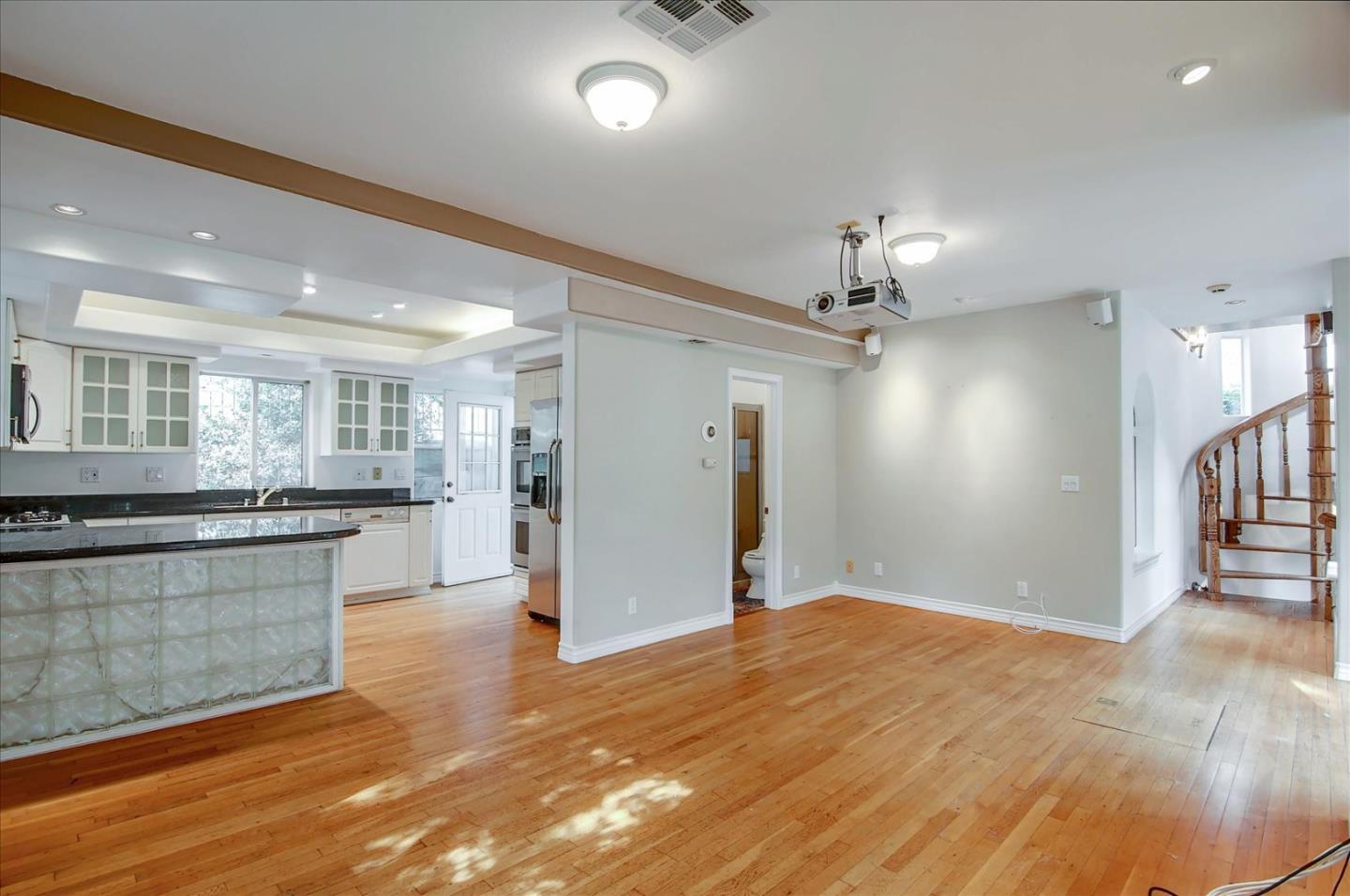 Detail Gallery Image 17 of 62 For 8527 Wonderland Ave, Los Angeles,  CA 90046 - 2 Beds | 2 Baths
