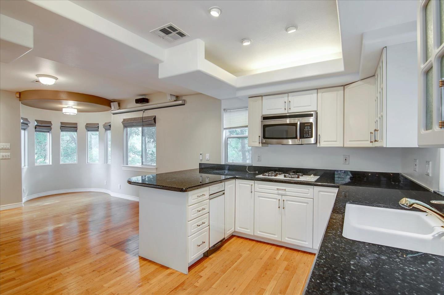 Detail Gallery Image 19 of 62 For 8527 Wonderland Ave, Los Angeles,  CA 90046 - 2 Beds | 2 Baths