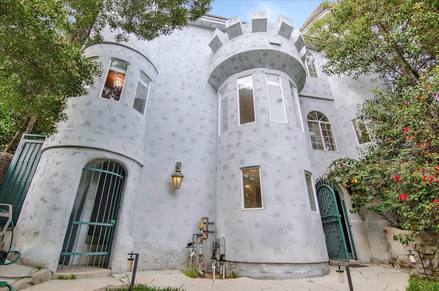 Detail Gallery Image 2 of 62 For 8527 Wonderland Ave, Los Angeles,  CA 90046 - 2 Beds | 2 Baths
