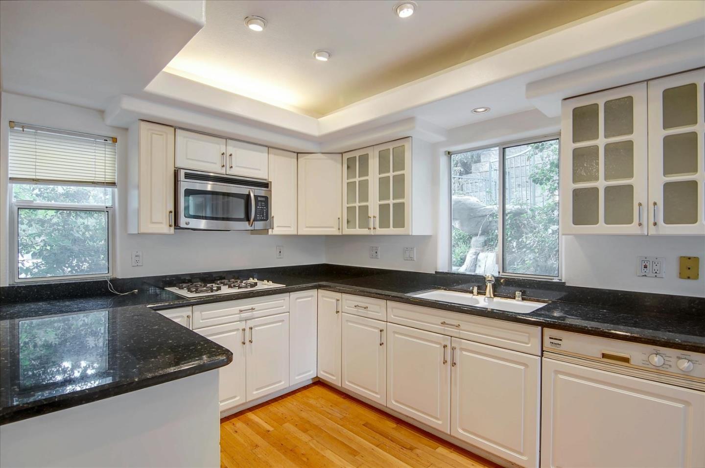 Detail Gallery Image 22 of 62 For 8527 Wonderland Ave, Los Angeles,  CA 90046 - 2 Beds | 2 Baths