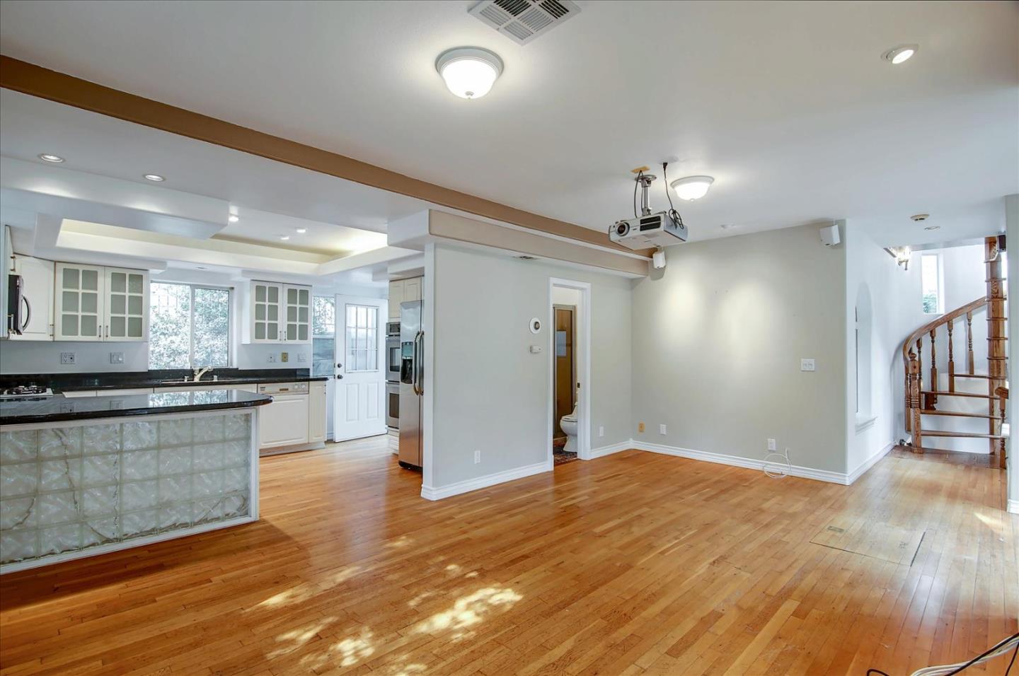 Detail Gallery Image 25 of 62 For 8527 Wonderland Ave, Los Angeles,  CA 90046 - 2 Beds | 2 Baths