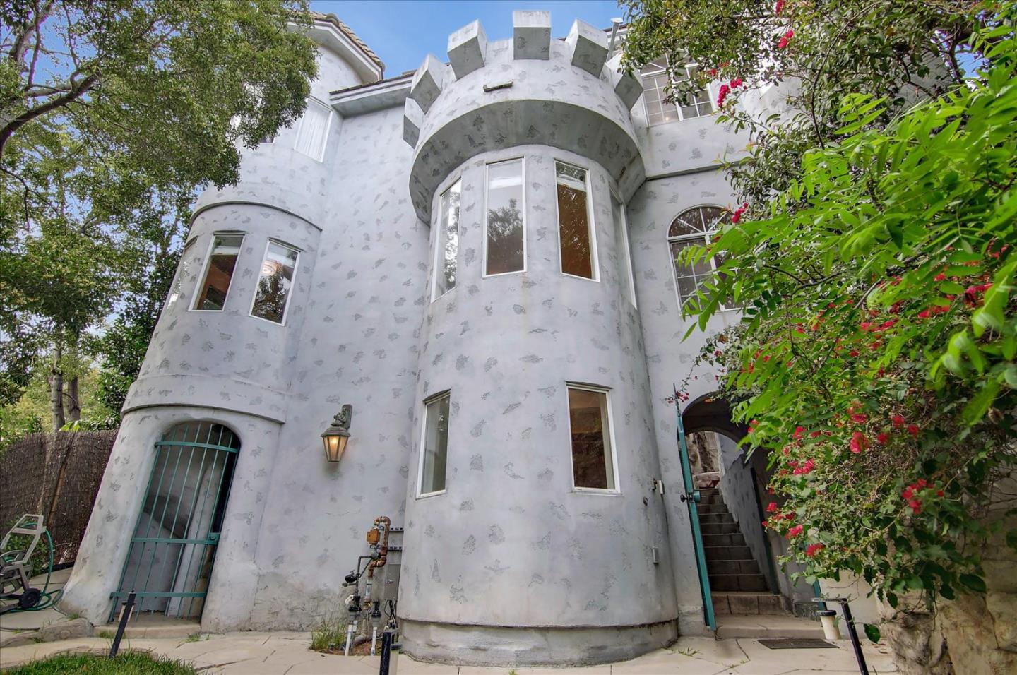 Detail Gallery Image 3 of 62 For 8527 Wonderland Ave, Los Angeles,  CA 90046 - 2 Beds | 2 Baths