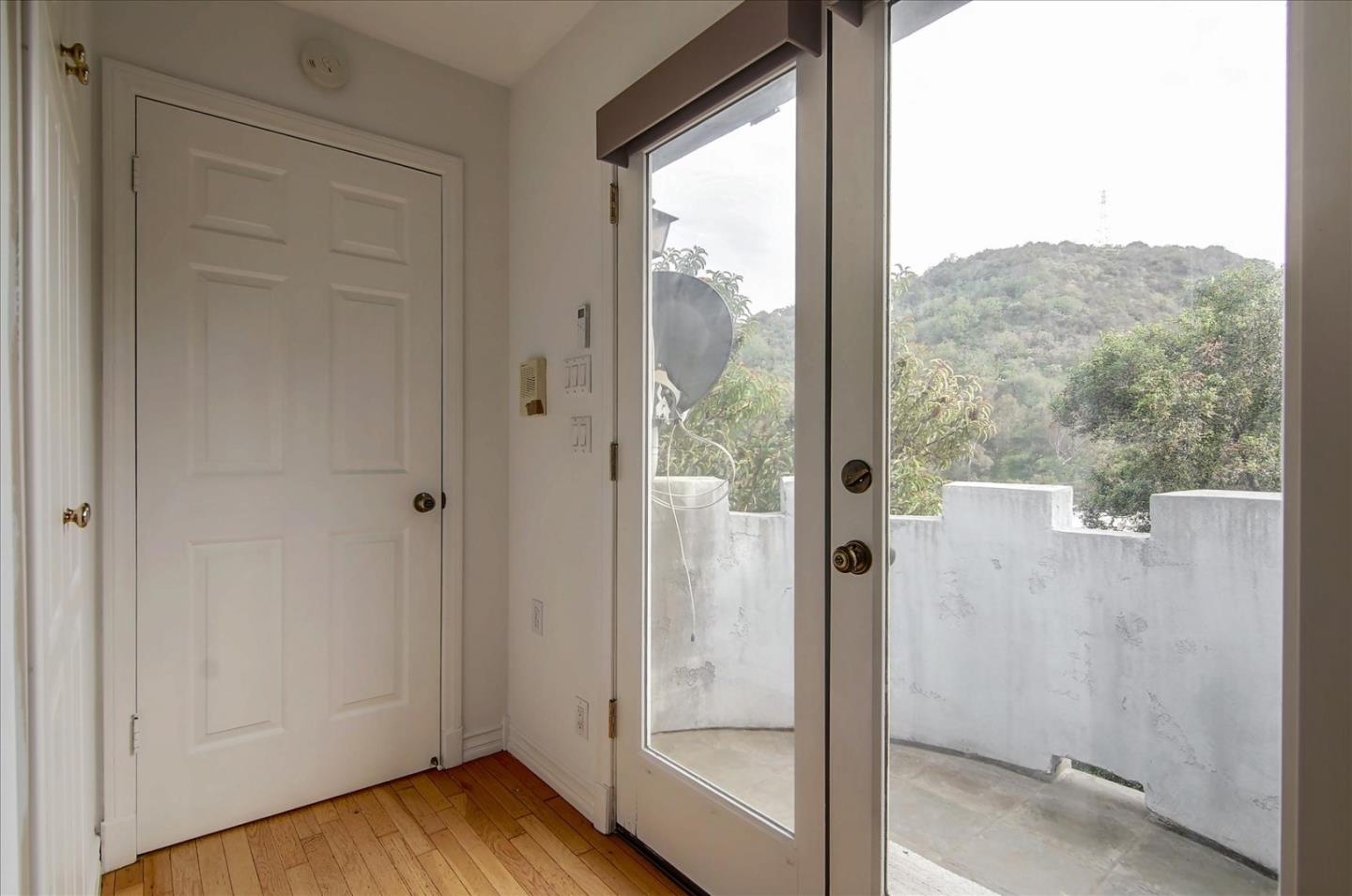 Detail Gallery Image 32 of 62 For 8527 Wonderland Ave, Los Angeles,  CA 90046 - 2 Beds | 2 Baths