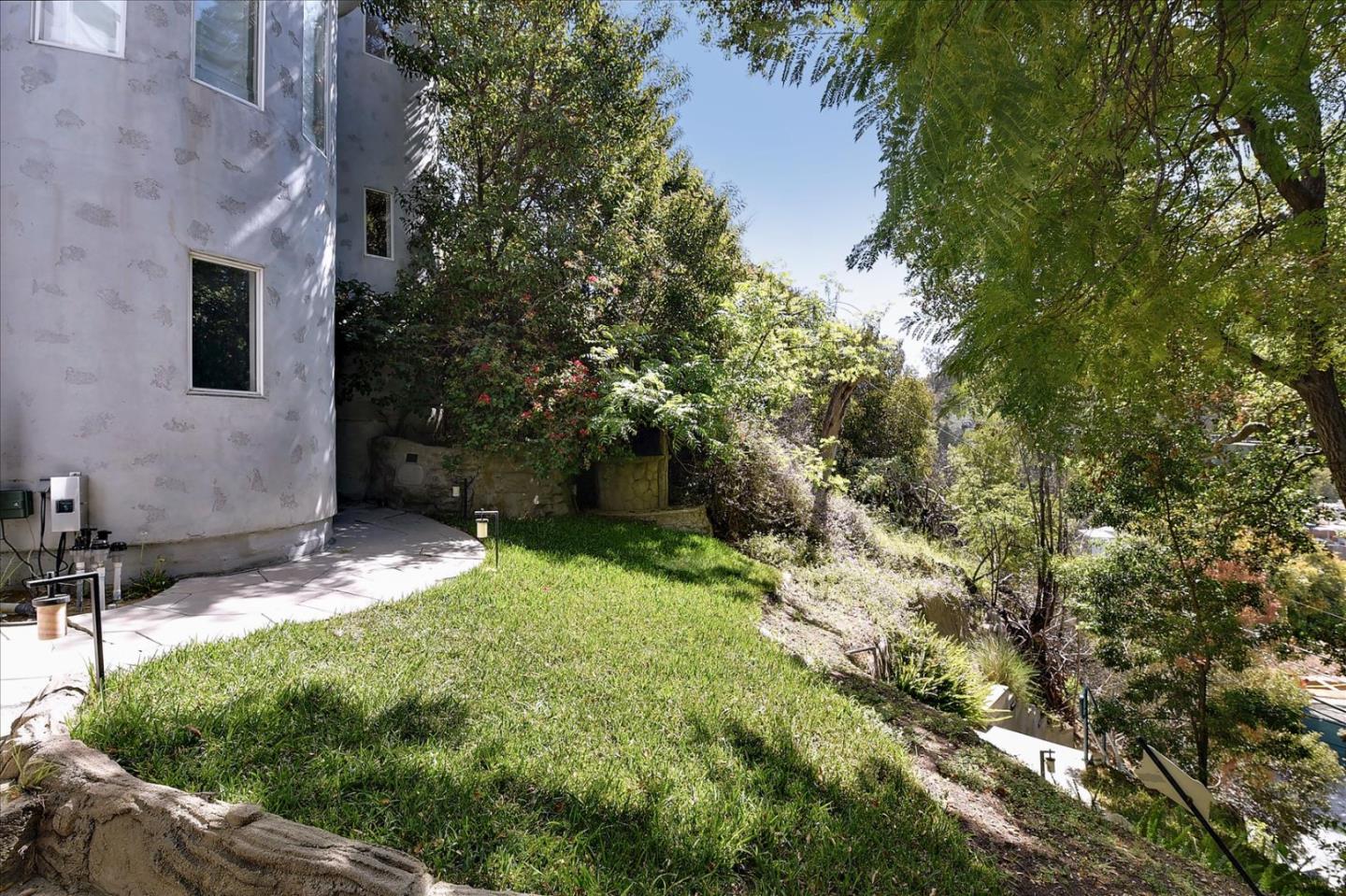 Detail Gallery Image 4 of 62 For 8527 Wonderland Ave, Los Angeles,  CA 90046 - 2 Beds | 2 Baths