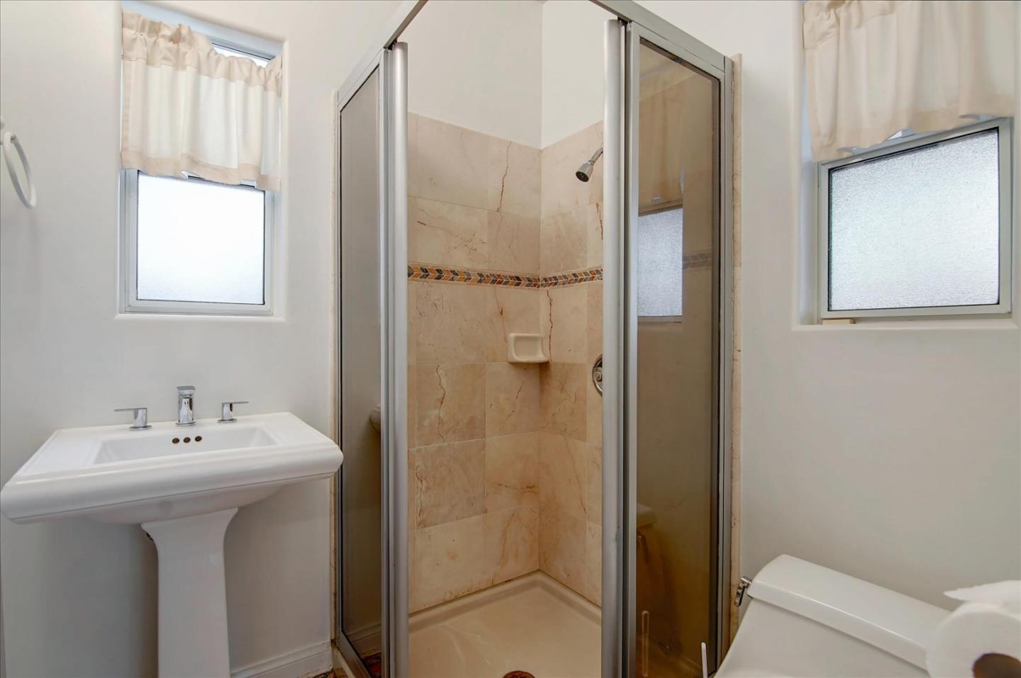 Detail Gallery Image 48 of 62 For 8527 Wonderland Ave, Los Angeles,  CA 90046 - 2 Beds | 2 Baths