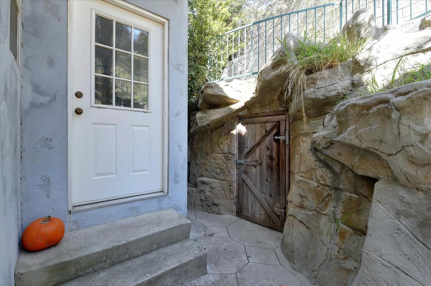Detail Gallery Image 58 of 62 For 8527 Wonderland Ave, Los Angeles,  CA 90046 - 2 Beds | 2 Baths