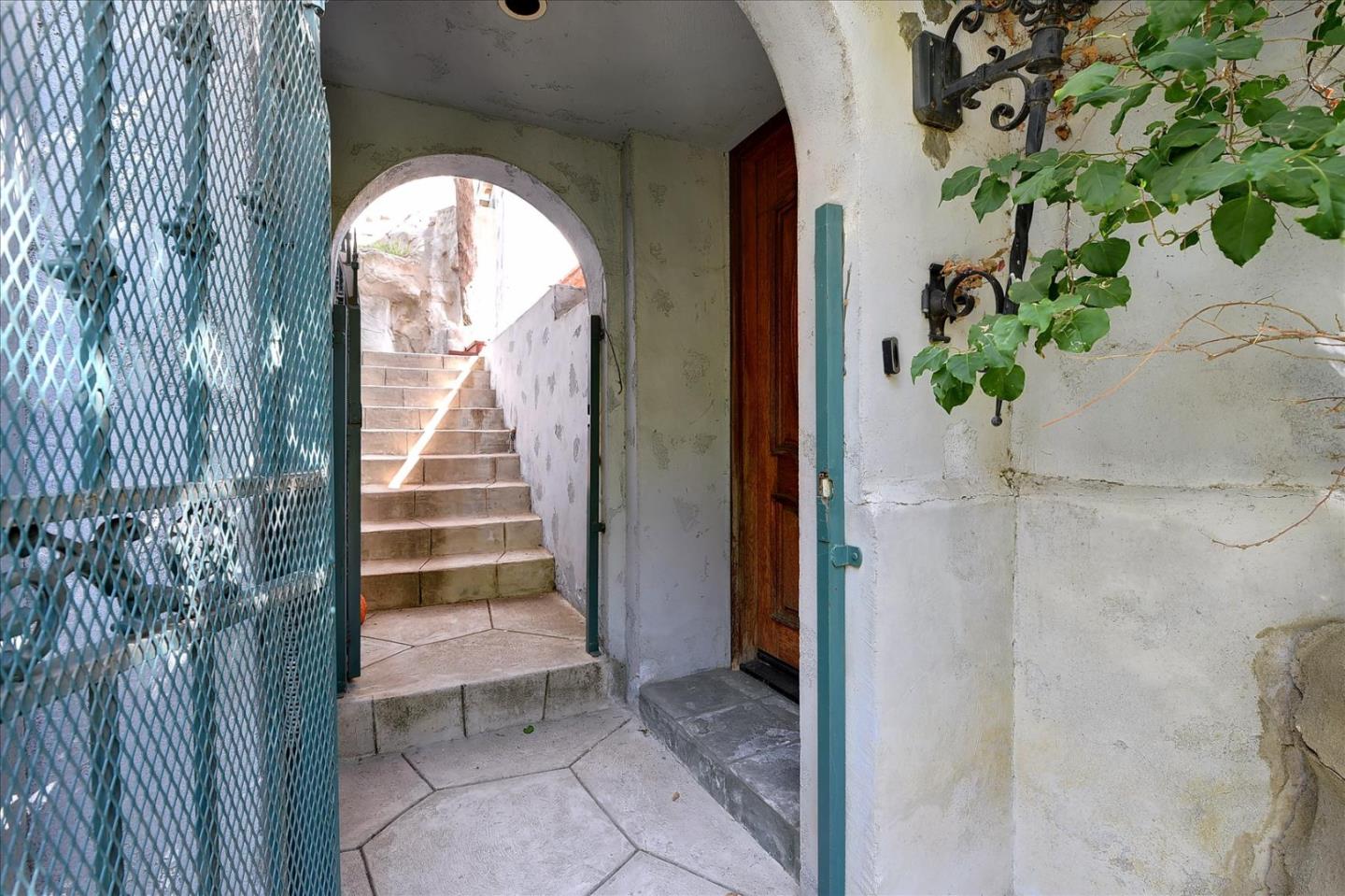 Detail Gallery Image 9 of 62 For 8527 Wonderland Ave, Los Angeles,  CA 90046 - 2 Beds | 2 Baths